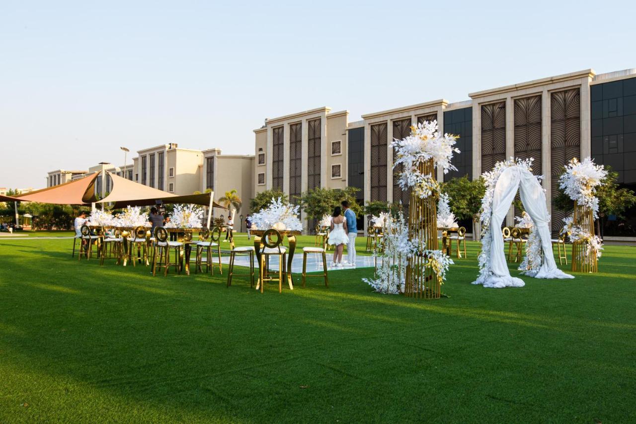 Triumph Luxury Hotel Cairo Exterior photo The lawns of the Taj Bengal