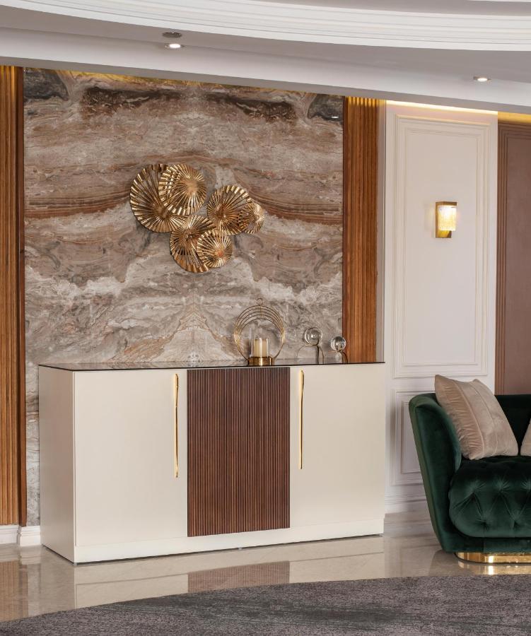 Triumph Luxury Hotel Cairo Exterior photo A wall mounted sculpture