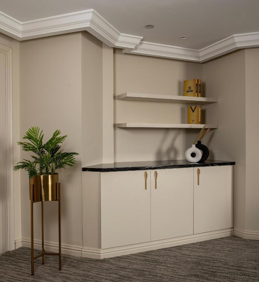 Triumph Luxury Hotel Cairo Exterior photo A built-in sideboard