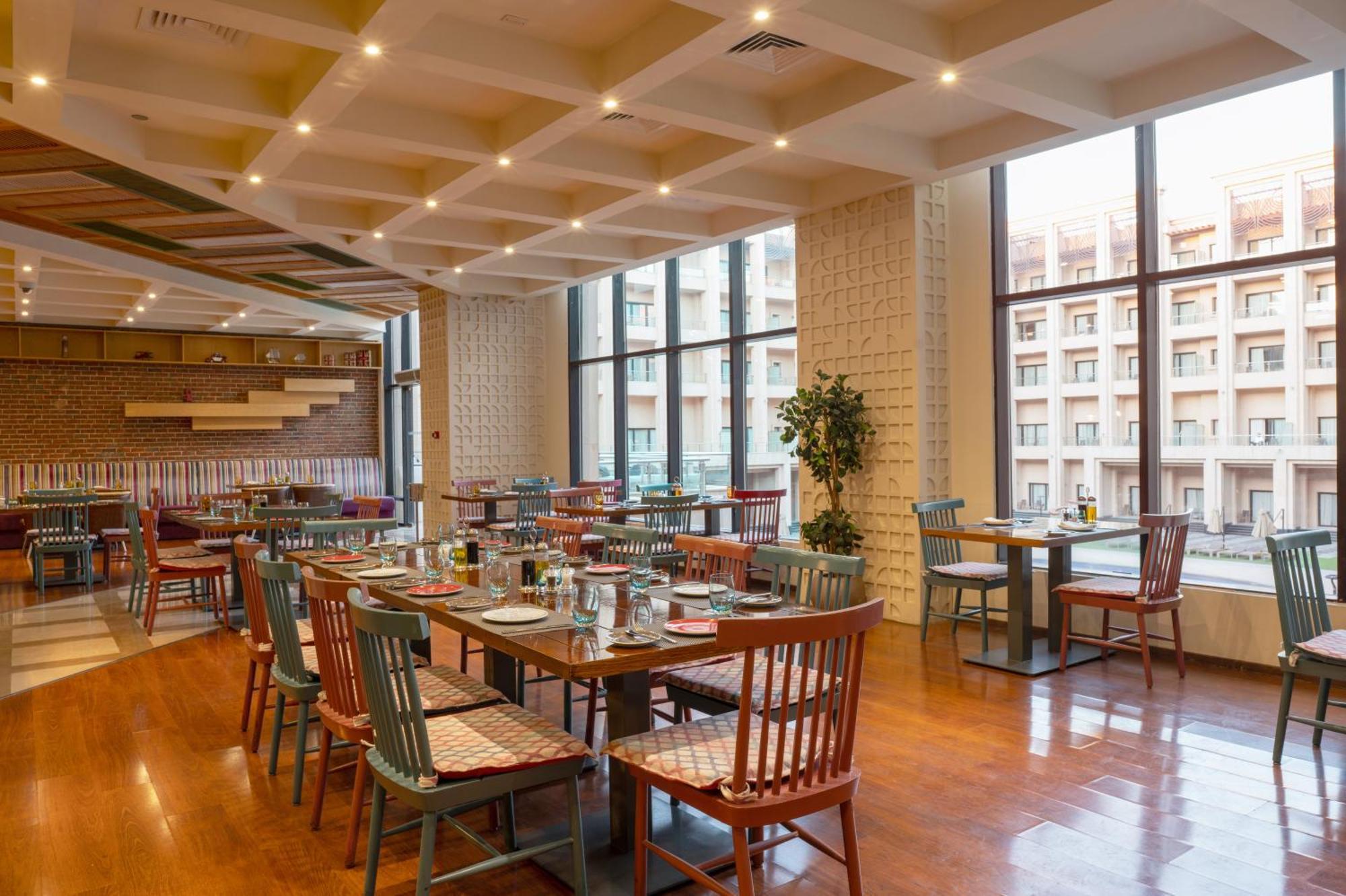 Triumph Luxury Hotel Cairo Exterior photo The restaurant