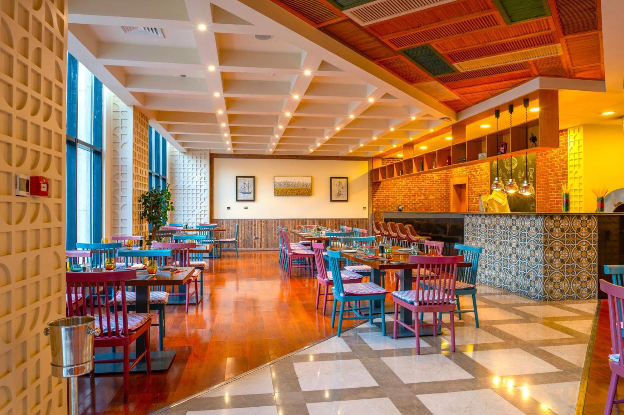 Triumph Luxury Hotel Cairo Exterior photo The restaurant