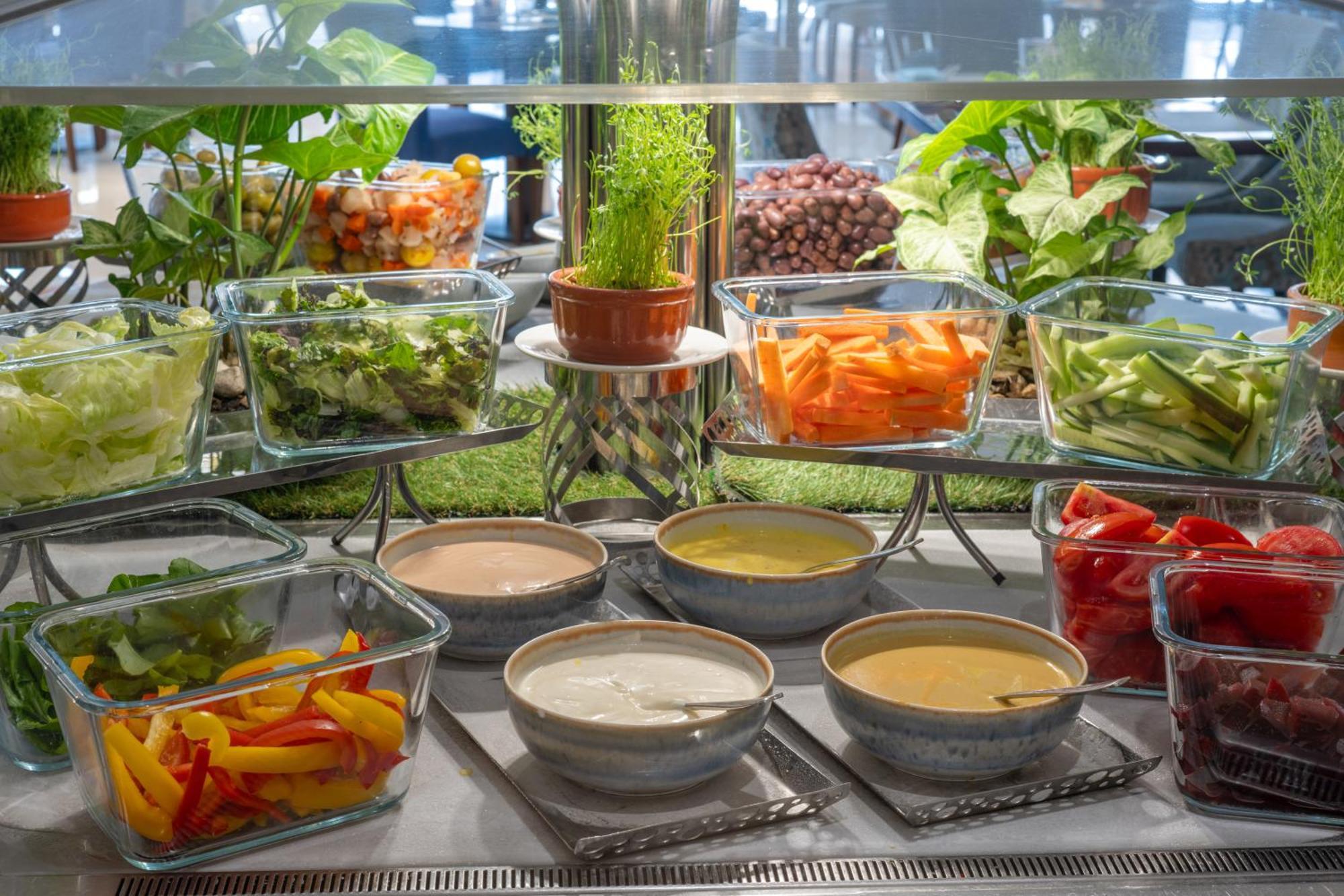Triumph Luxury Hotel Cairo Exterior photo A salad bar