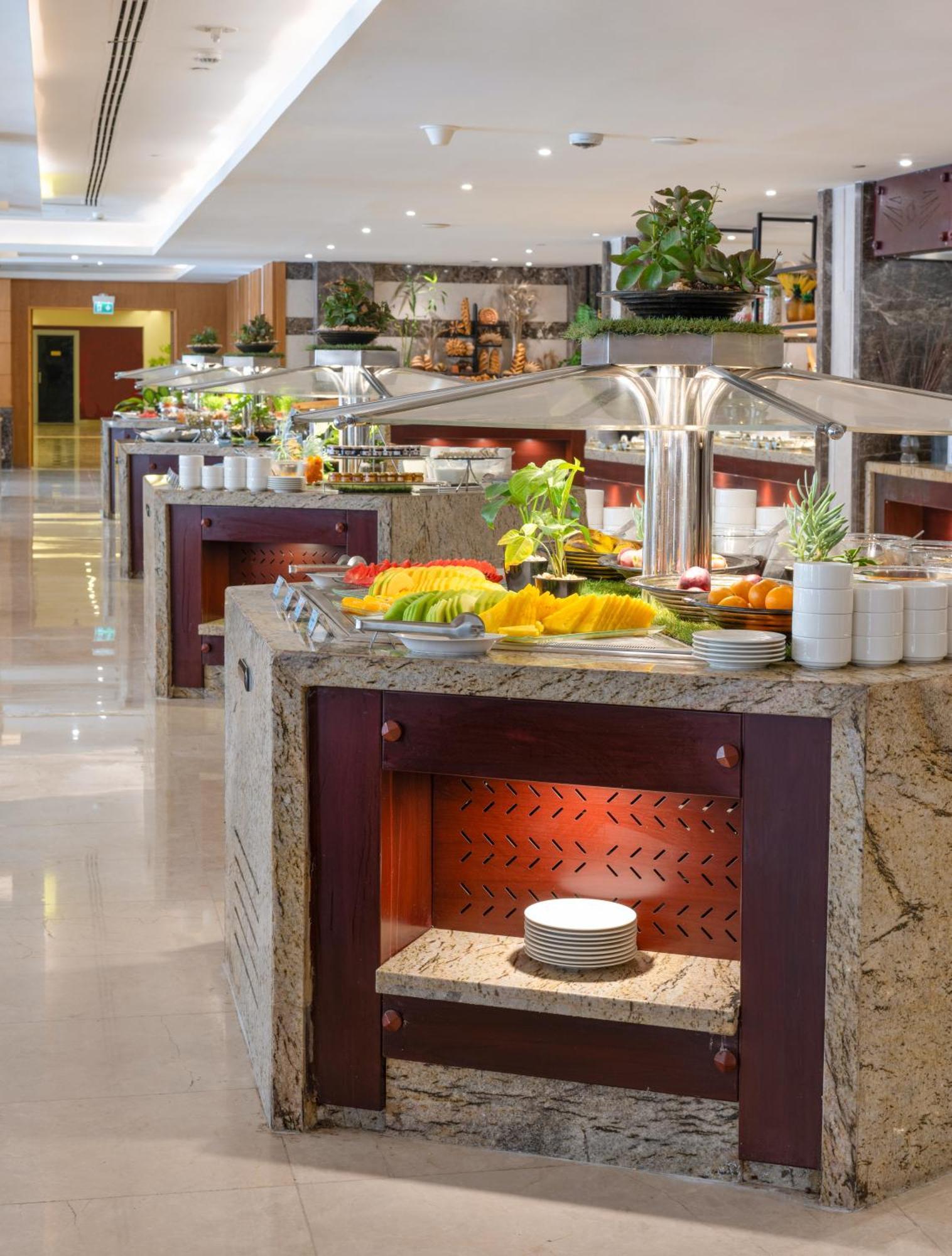Triumph Luxury Hotel Cairo Exterior photo A salad bar